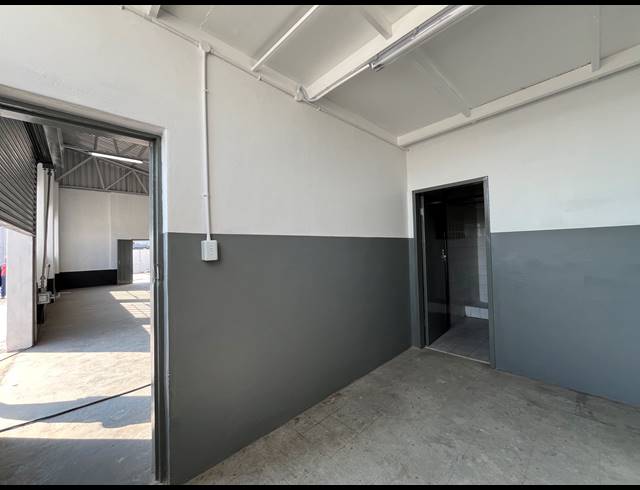 200M² WAREHOUSE TO LET IN SEBENZA